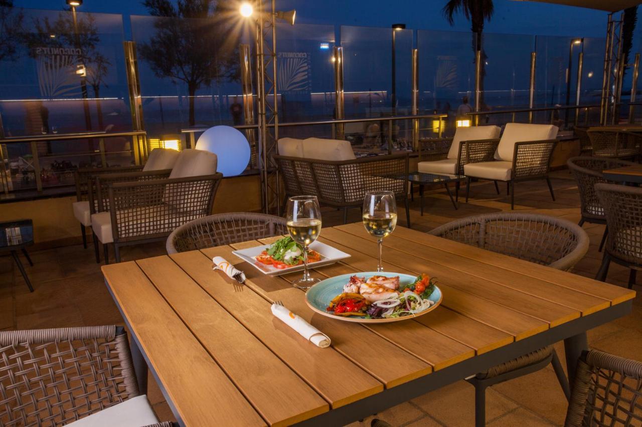 Hotel Monterrey Roses By Pierre & Vacances ภายนอก รูปภาพ