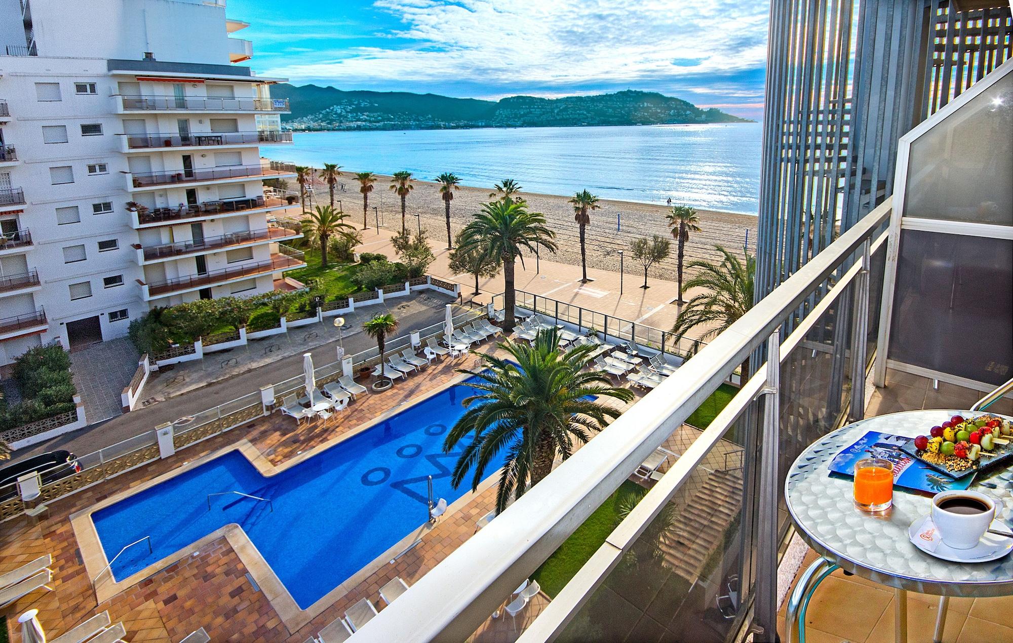 Hotel Monterrey Roses By Pierre & Vacances ภายนอก รูปภาพ